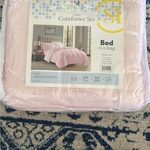 5-Piece Pink Comforter Set - Twin XL